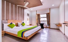 Treebo Admiral Suites New Usmanpura